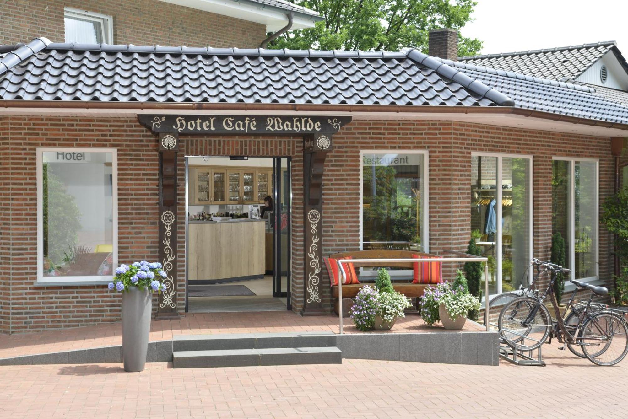 Hotel Cafe Wahlde Restaurant Grapperhausen Exteriör bild